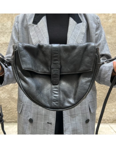 Vintage leather bag 