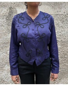 Vintage top with embroidered details M-L