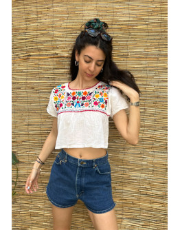 Vintage white top with embroidery M